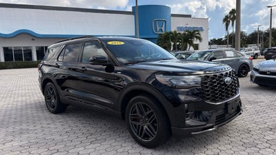 2025 Ford Explorer ST-Line
