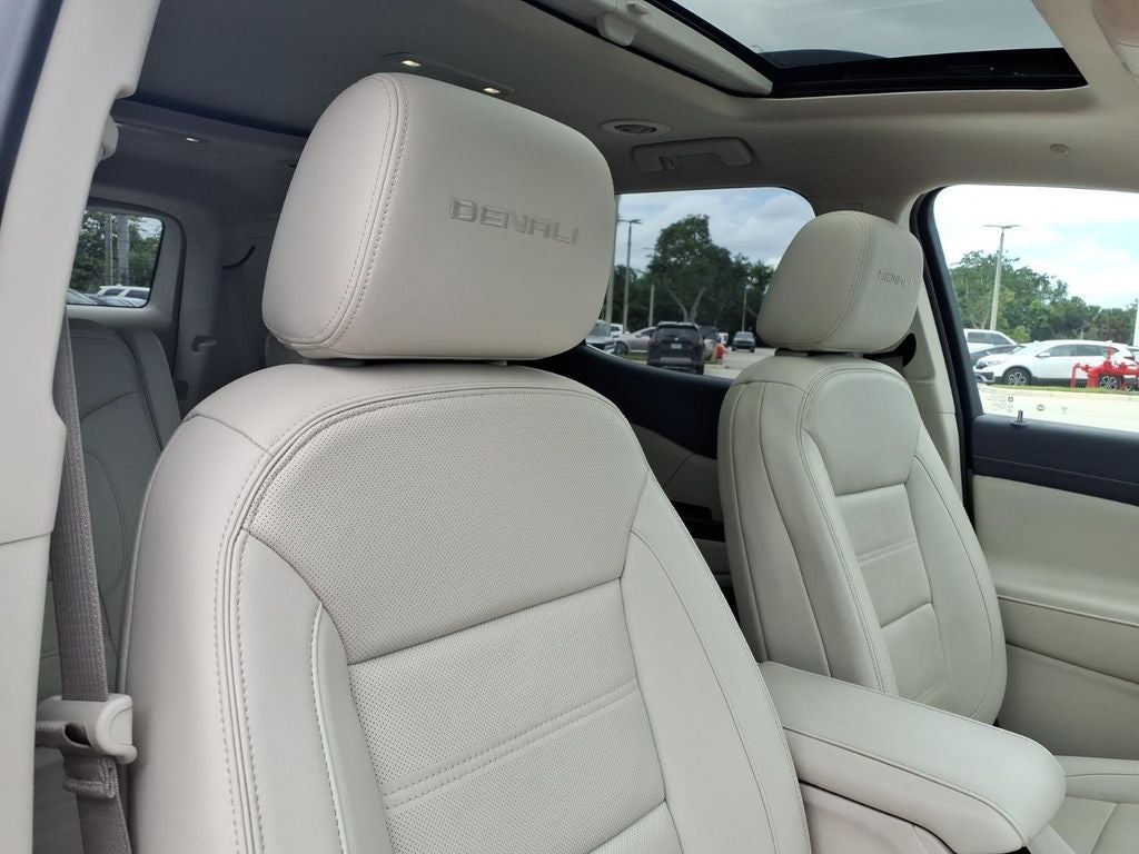 2022 GMC Acadia Denali