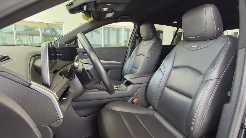 2024 Cadillac XT4 Premium Luxury