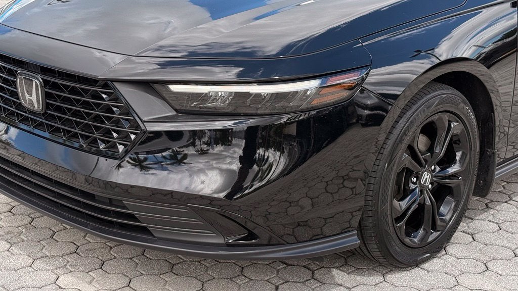 2025 Honda Accord SE - Photo 16