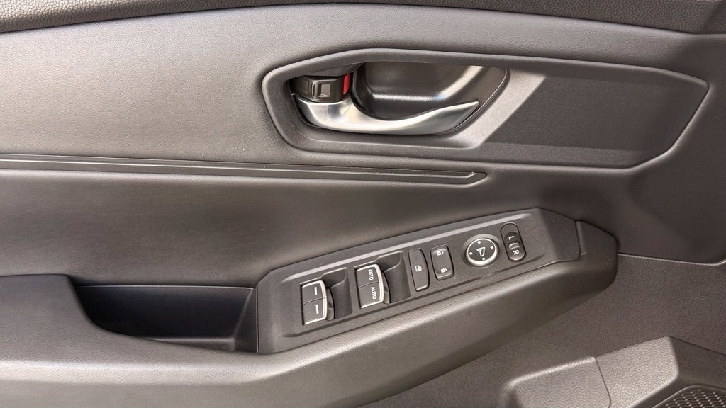 2025 Honda Accord SE - Photo 32