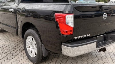 2017 Nissan Titan SV