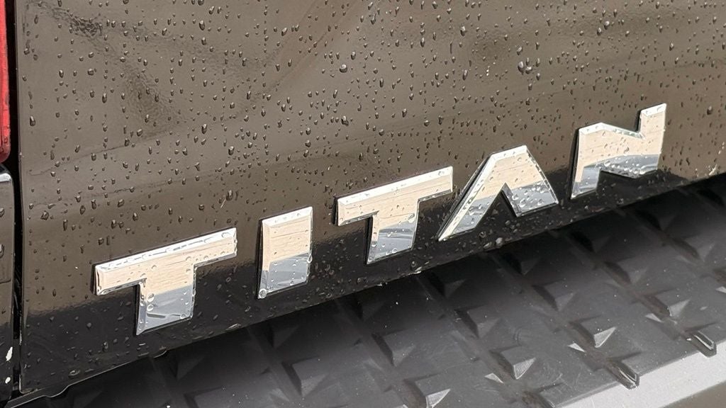 2017 Nissan Titan SV
