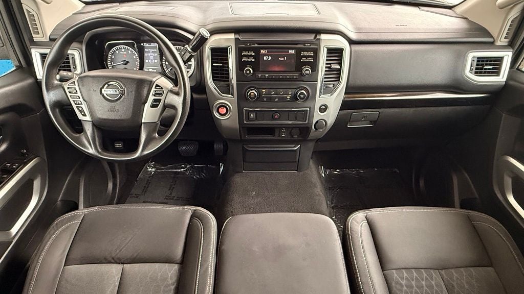 2017 Nissan Titan SV