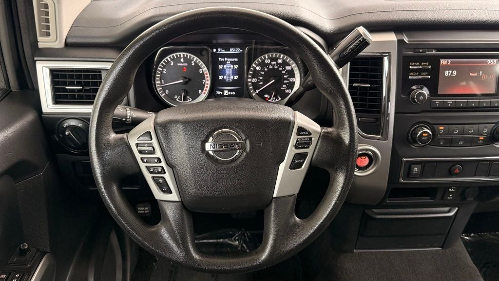 2017 Nissan Titan SV
