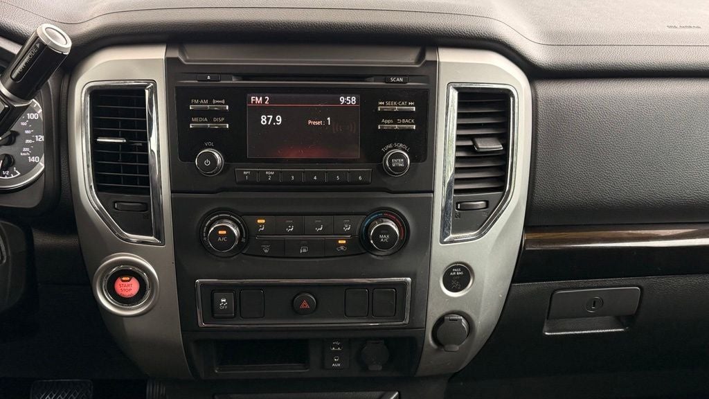 2017 Nissan Titan SV