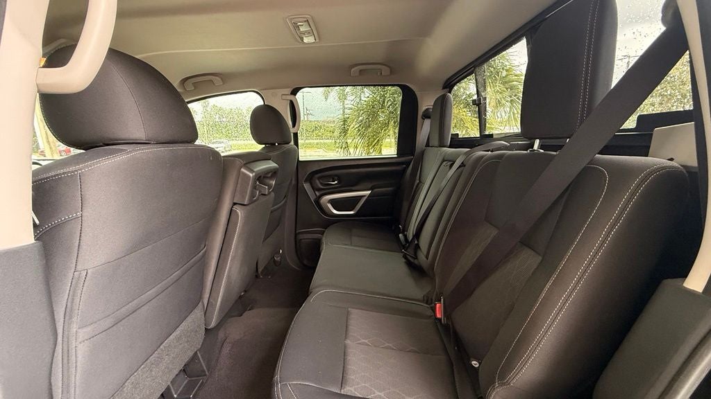 2017 Nissan Titan SV