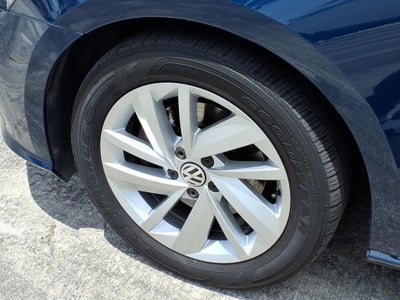 2018 Volkswagen Passat 2.0T SE