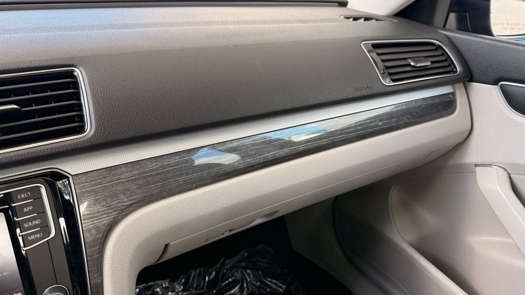 2018 Volkswagen Passat 2.0T SE