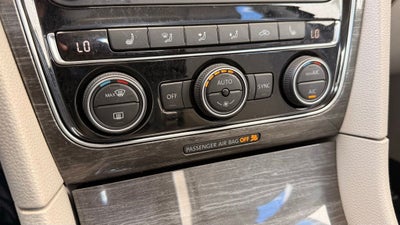 2018 Volkswagen Passat 2.0T SE