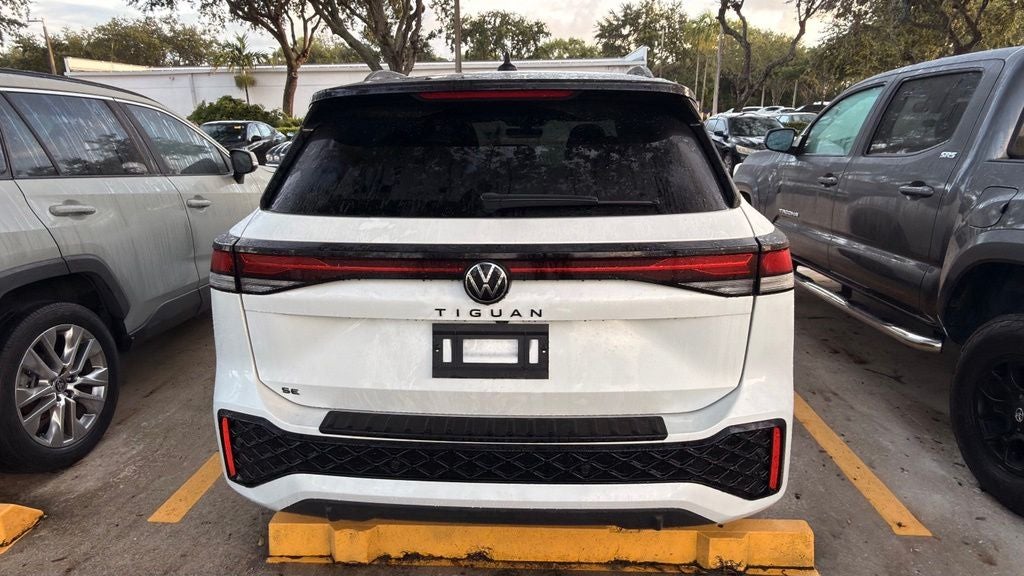 2025 Volkswagen Tiguan 2.0T SE R-Line Black