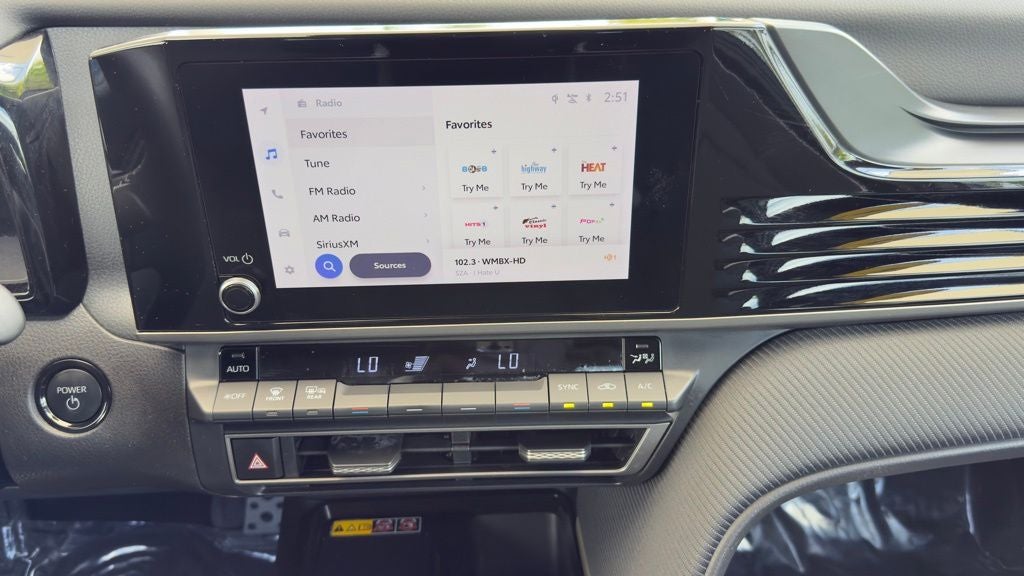 2025 Toyota Camry SE