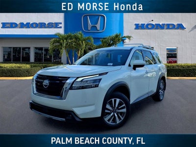 2023 Nissan Pathfinder SL