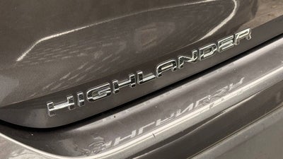 2020 Toyota Highlander LE