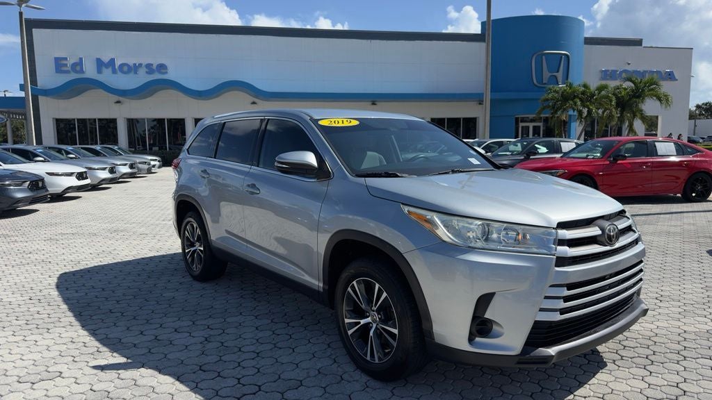 2019 Toyota Highlander LE