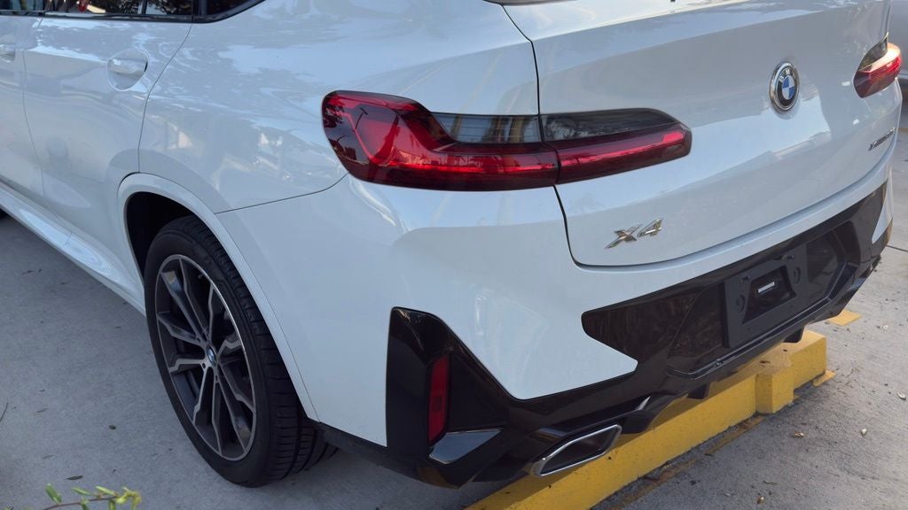 2022 BMW X4 xDrive30i