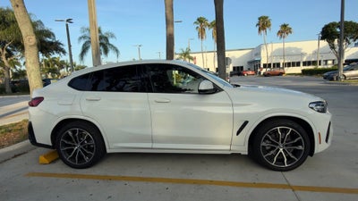 2022 BMW X4 xDrive30i