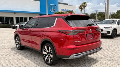 2025 Mitsubishi Outlander SE