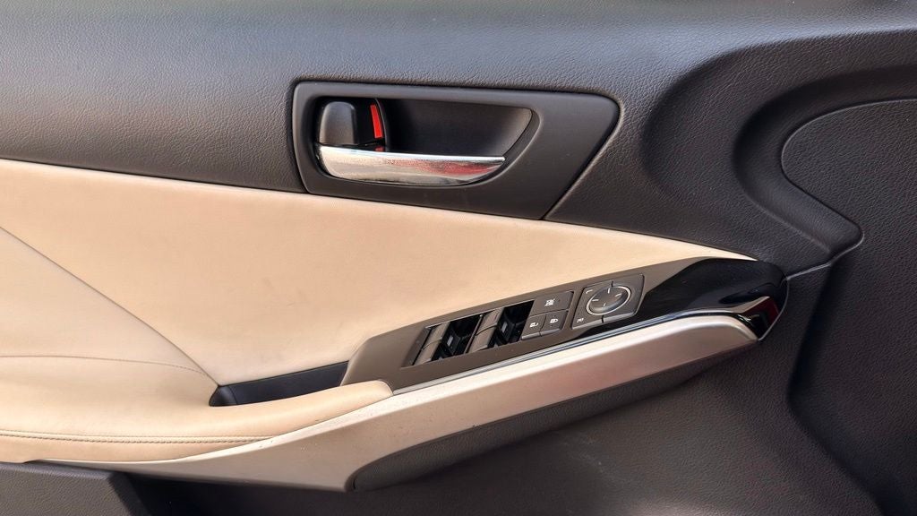 2016 Lexus IS 200t