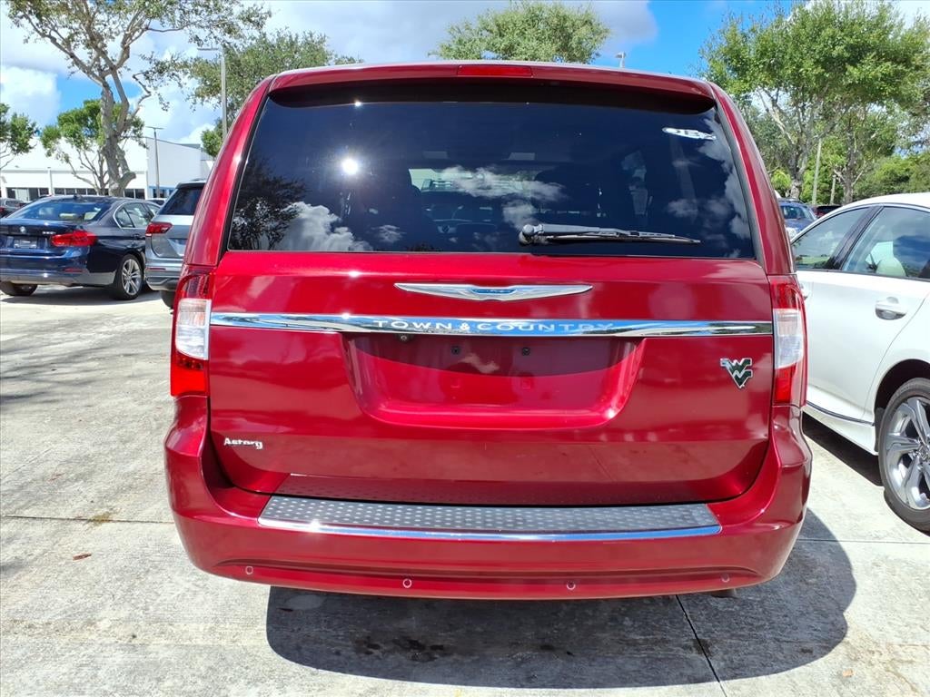 2012 Chrysler Town and Country Touring-L