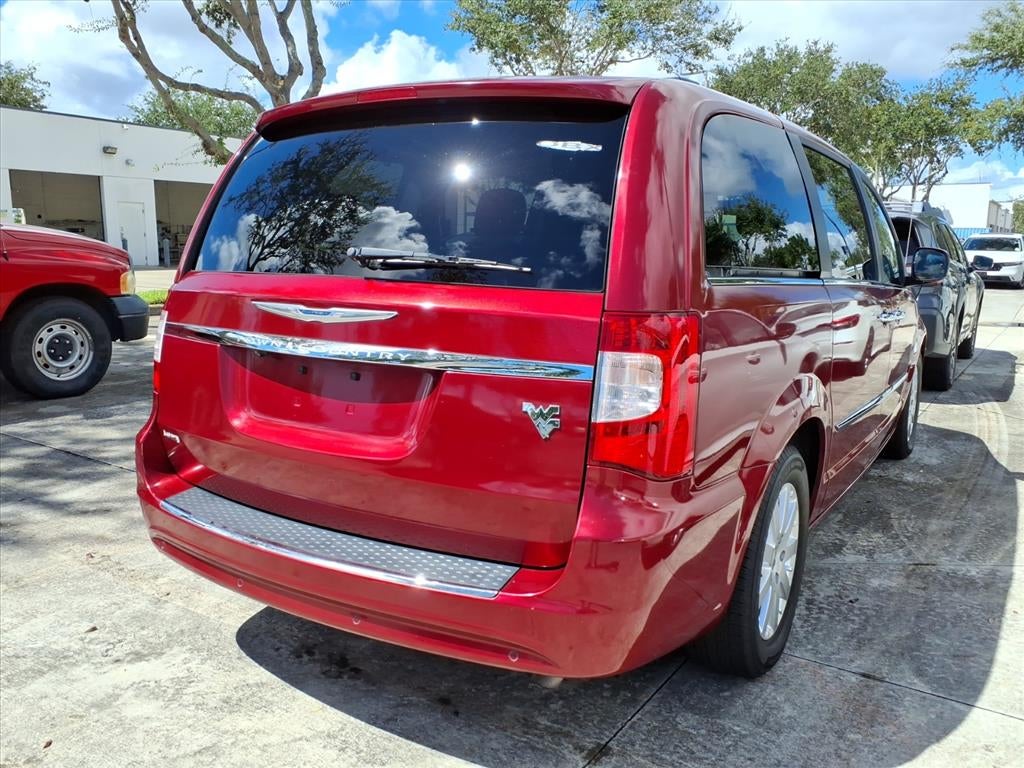 2012 Chrysler Town and Country Touring-L