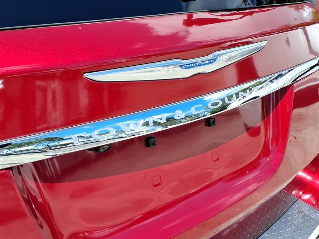 2012 Chrysler Town and Country Touring-L