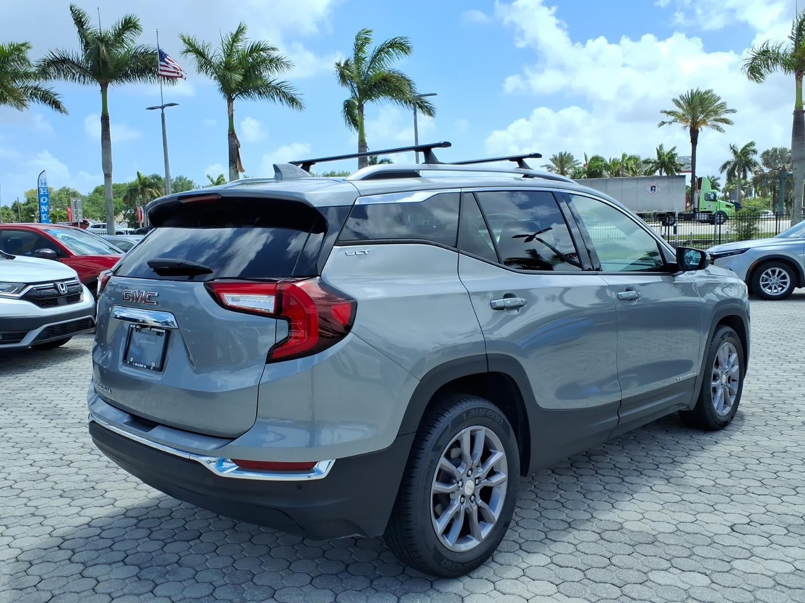 2023 GMC Terrain SLT