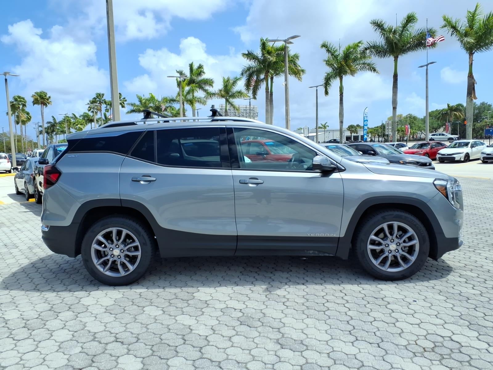 2023 GMC Terrain SLT