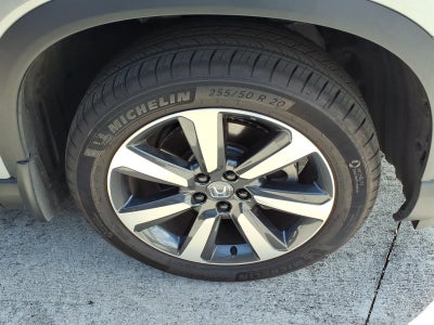 2025 Honda Pilot Touring 8 Passenger