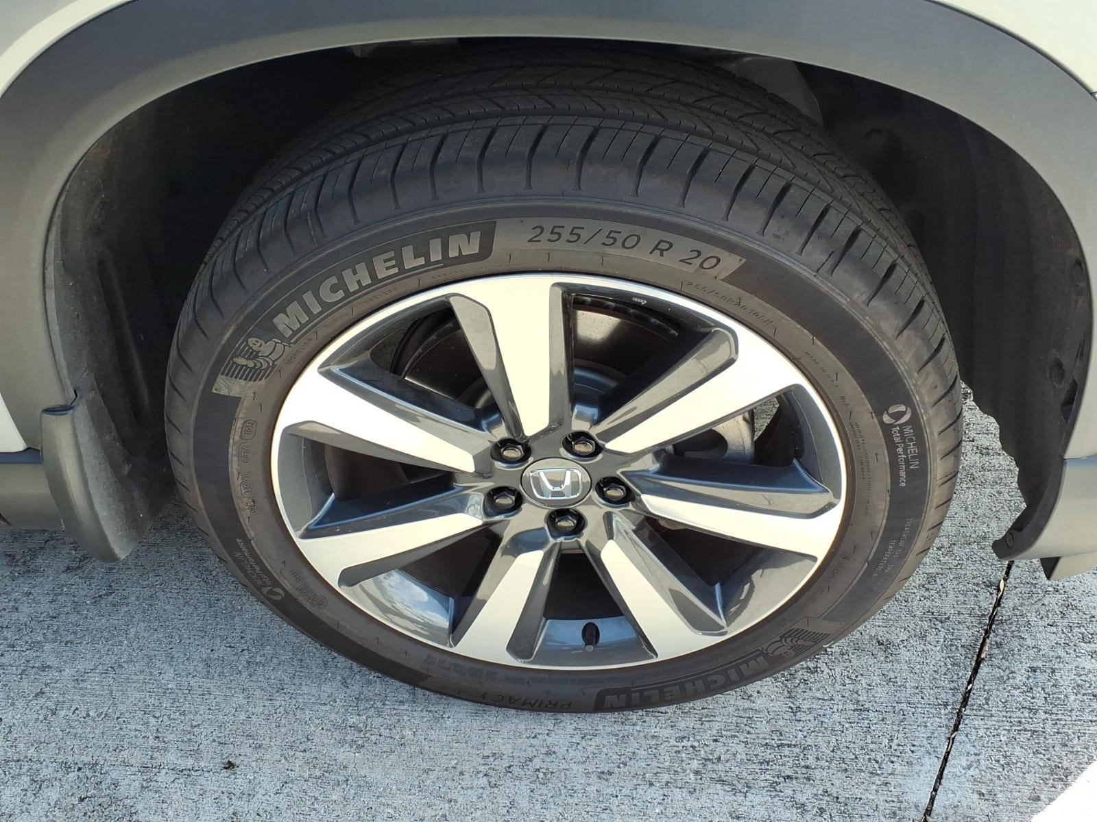 2025 Honda Pilot Touring 8 Passenger