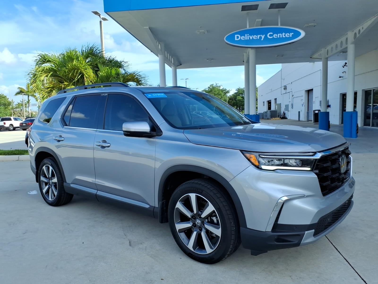2025 Honda Pilot Touring 8 Passenger
