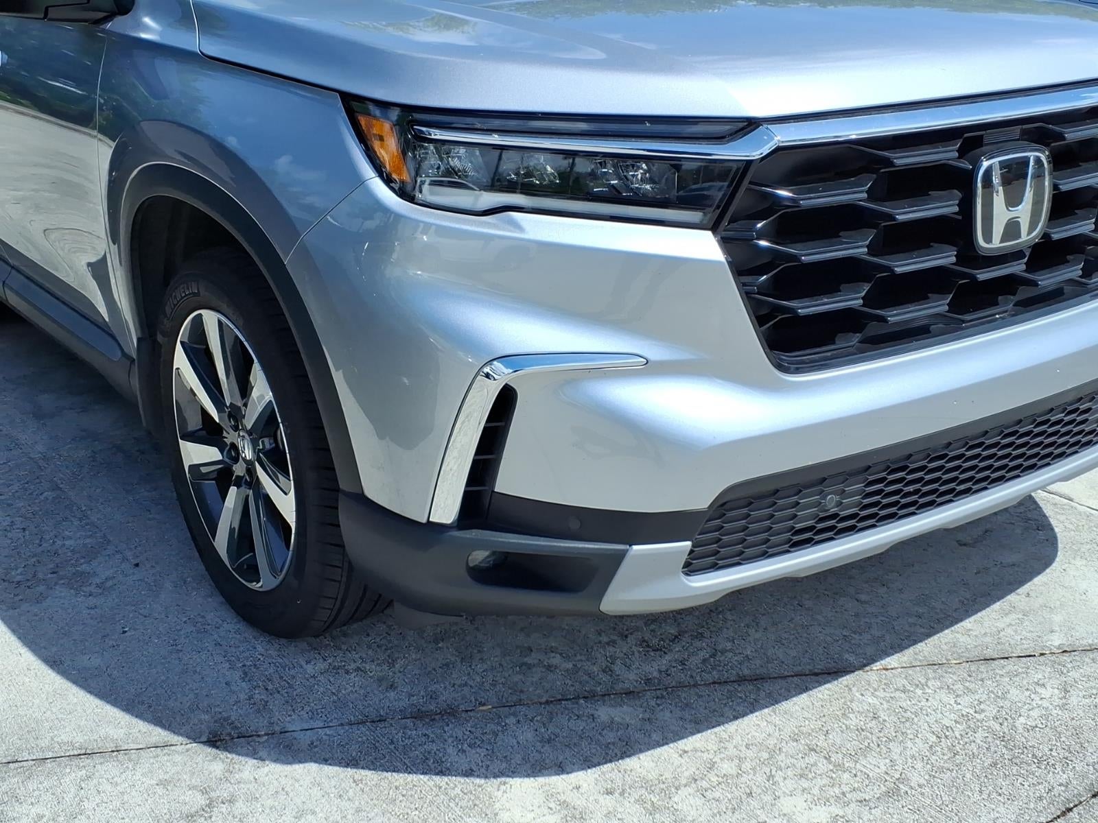 2025 Honda Pilot Touring 8 Passenger