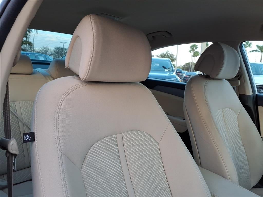 2017 Hyundai SONATA SE