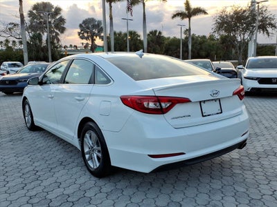 2017 Hyundai SONATA SE