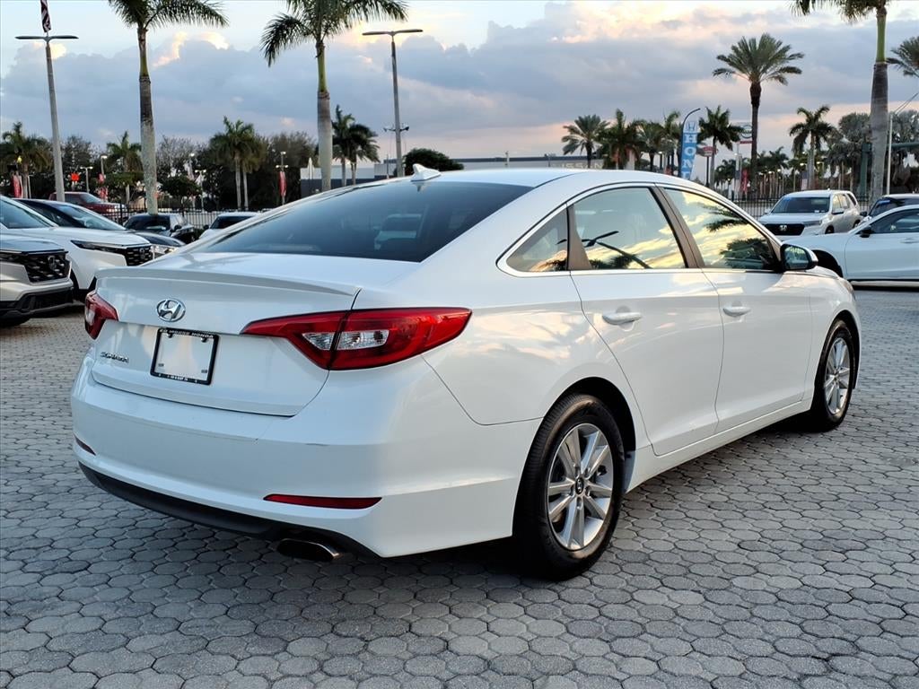 2017 Hyundai SONATA SE