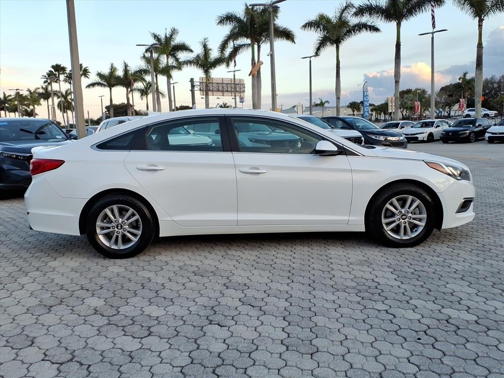 2017 Hyundai SONATA SE