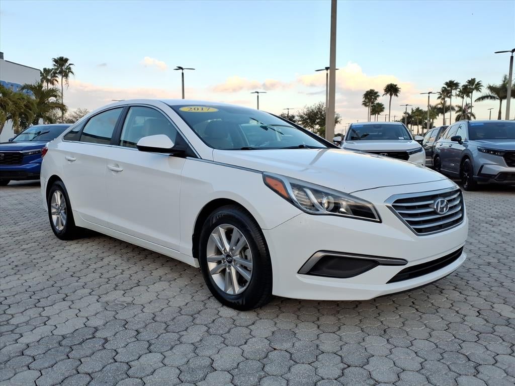 2017 Hyundai SONATA SE