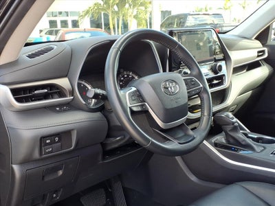 2023 Toyota Highlander XLE