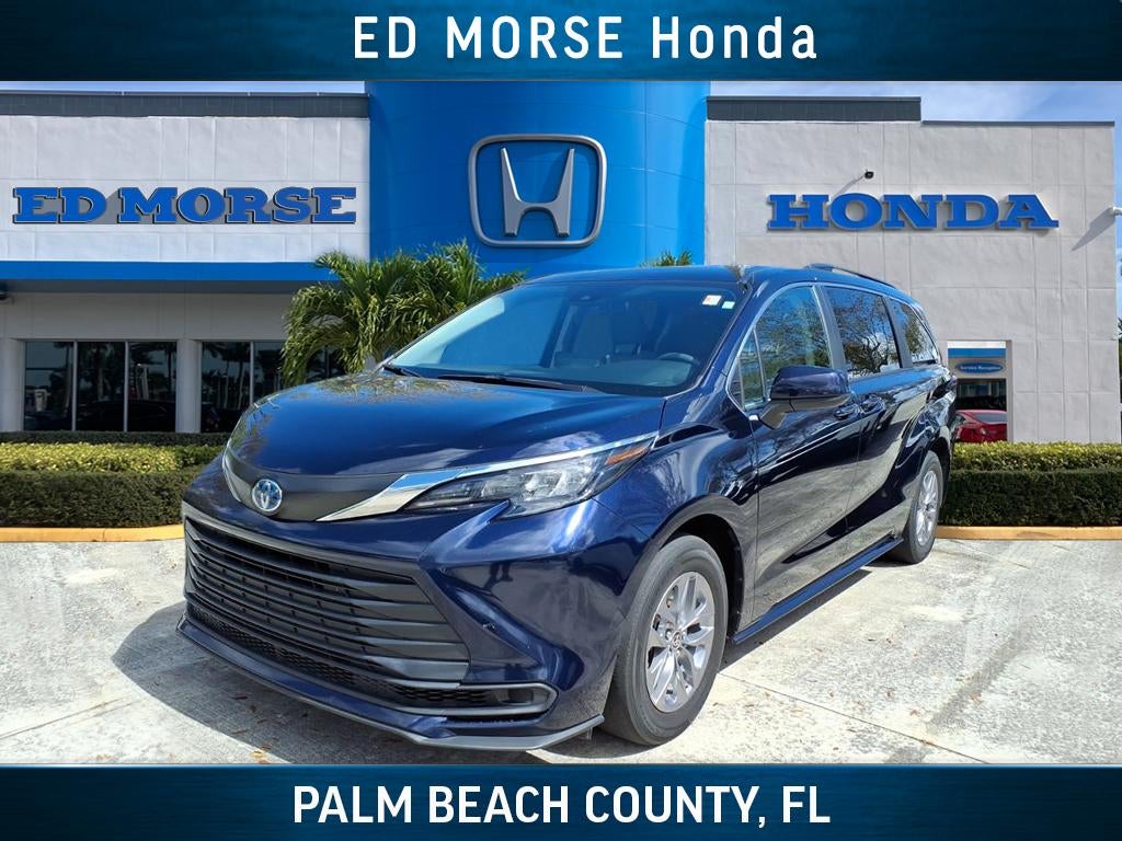2024 Toyota Sienna LE 8 Passenger