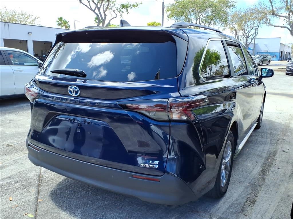 2024 Toyota Sienna LE 8 Passenger