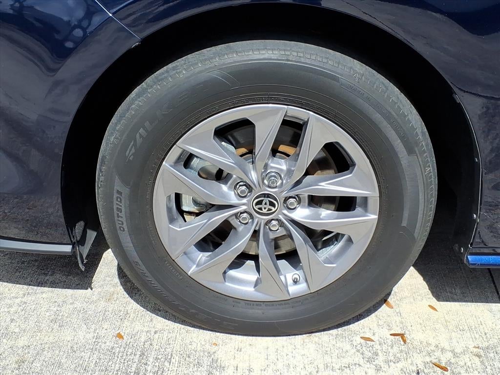 2024 Toyota Sienna LE 8 Passenger