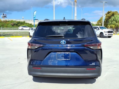 2024 Toyota Sienna LE 8 Passenger