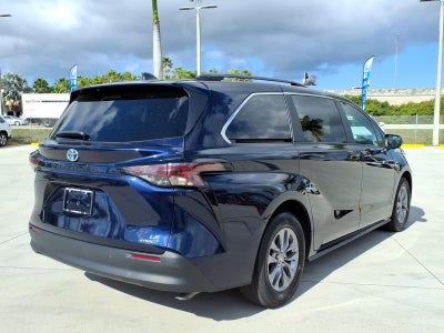 2024 Toyota Sienna LE 8 Passenger