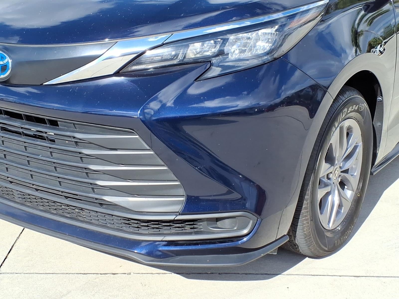 2024 Toyota Sienna LE 8 Passenger