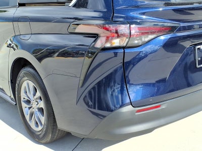 2024 Toyota Sienna LE 8 Passenger