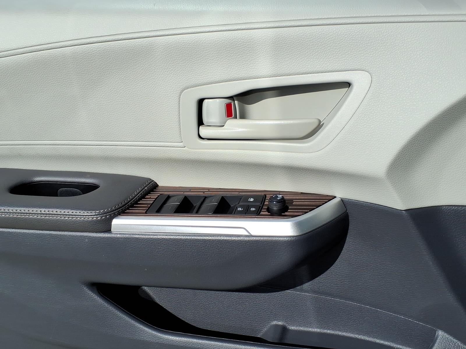 2024 Toyota Sienna LE 8 Passenger