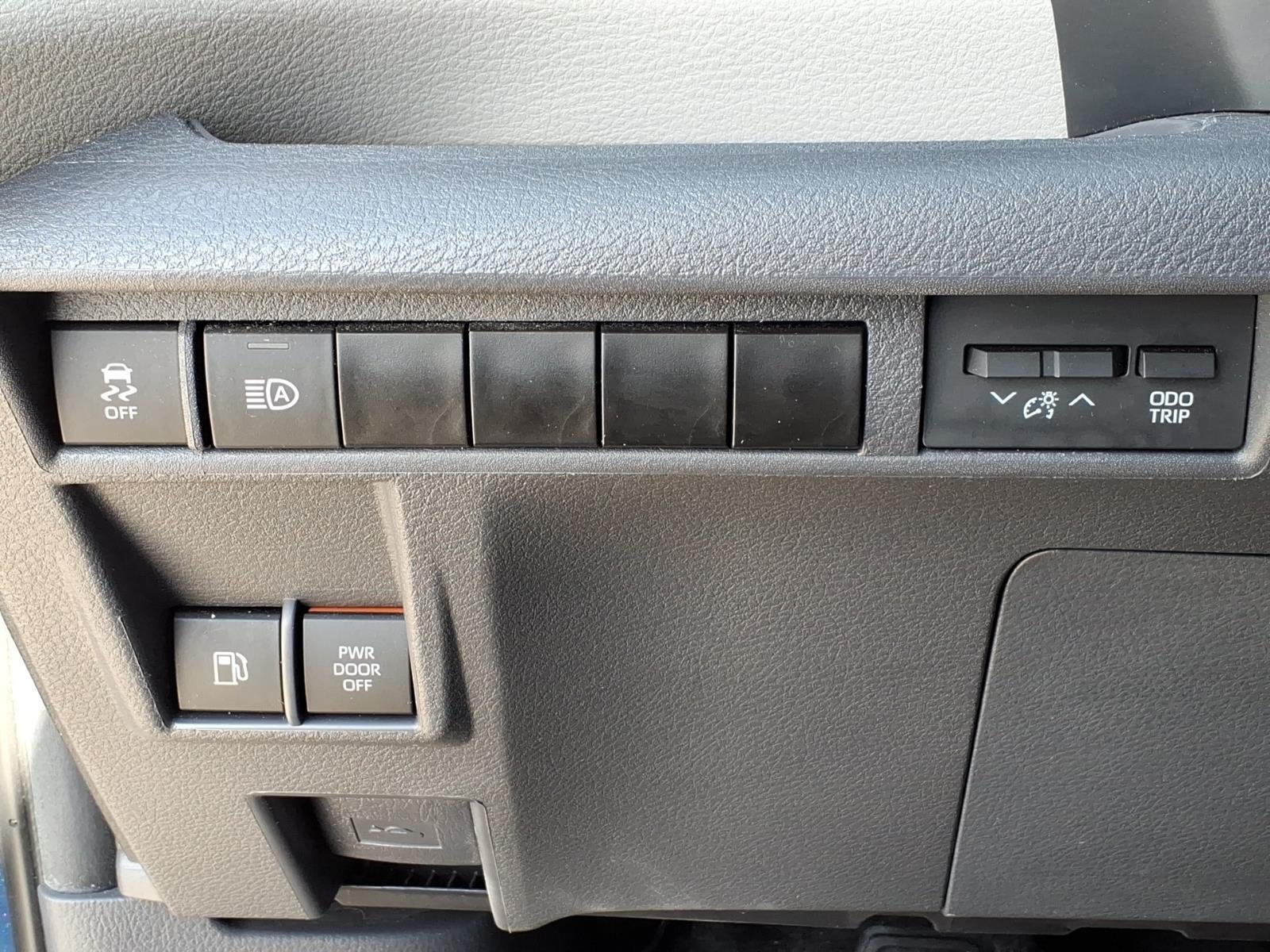 2024 Toyota Sienna LE 8 Passenger