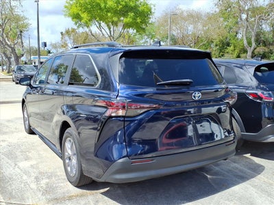 2024 Toyota Sienna LE 8 Passenger
