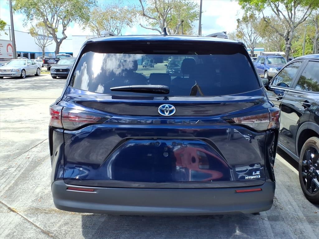 2024 Toyota Sienna LE 8 Passenger