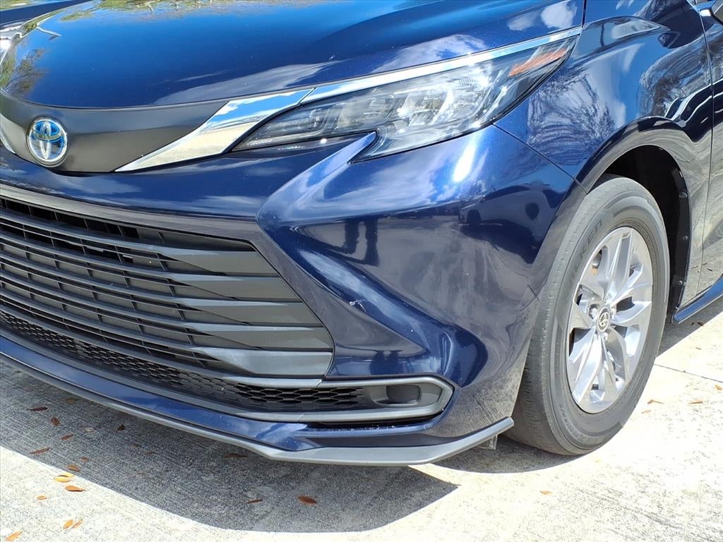 2024 Toyota Sienna LE 8 Passenger